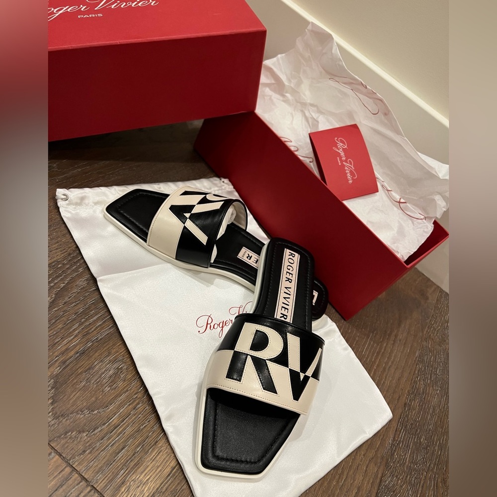 Roger Vivier CALL ME VIVIER MULES IN NERO